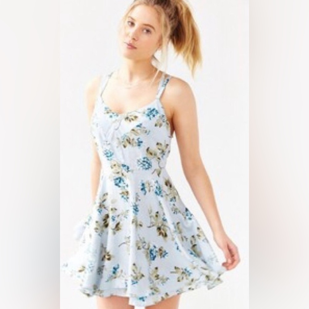 Kimchi Blue Gorgeous Blue Floral Strappy Dress